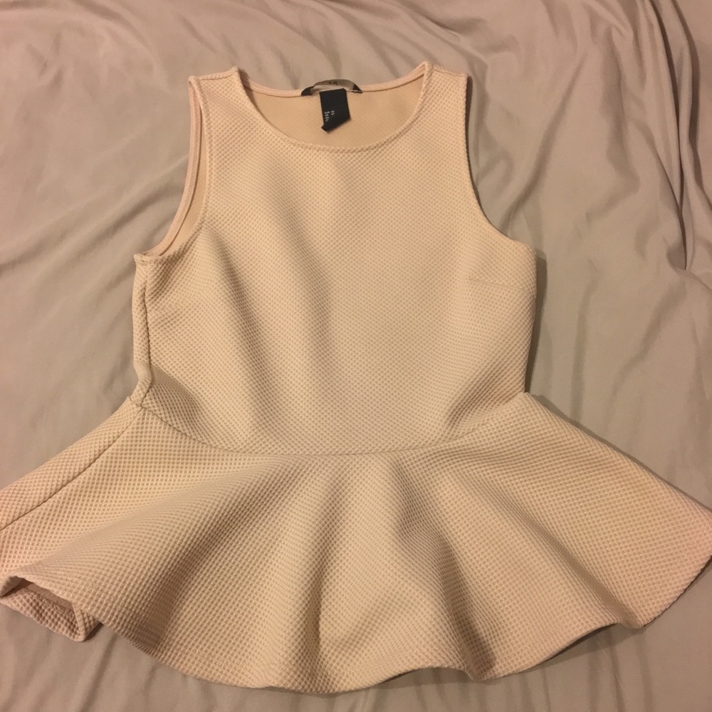 H&M Chic beige peplum blouse